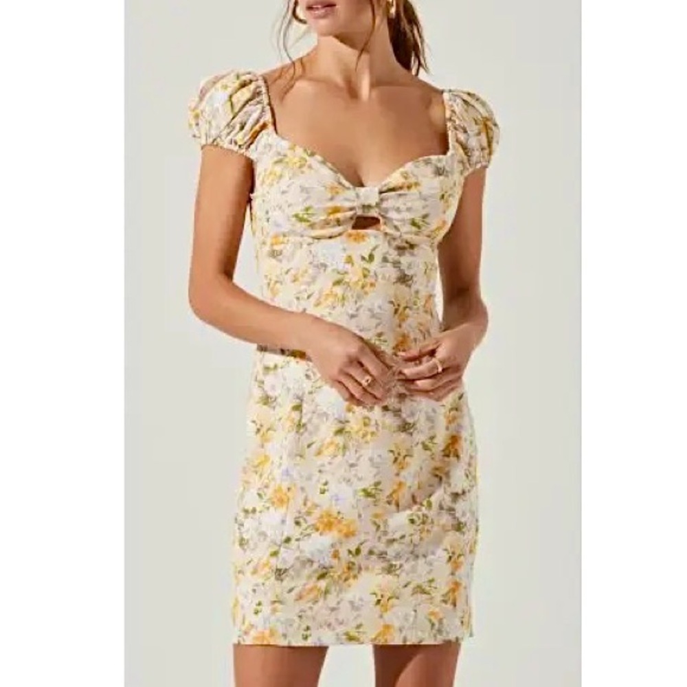 ASTR The Label Cap Sleeve Floral Cut Out Mini Dress/Yellow/Med- STYLE#ADR101268